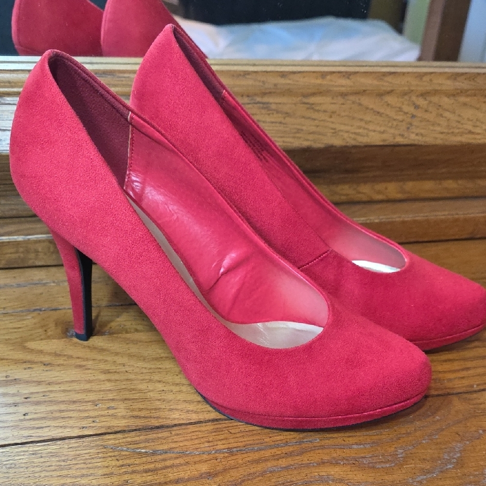 X-Appeal Vibrant Red Suede Heels